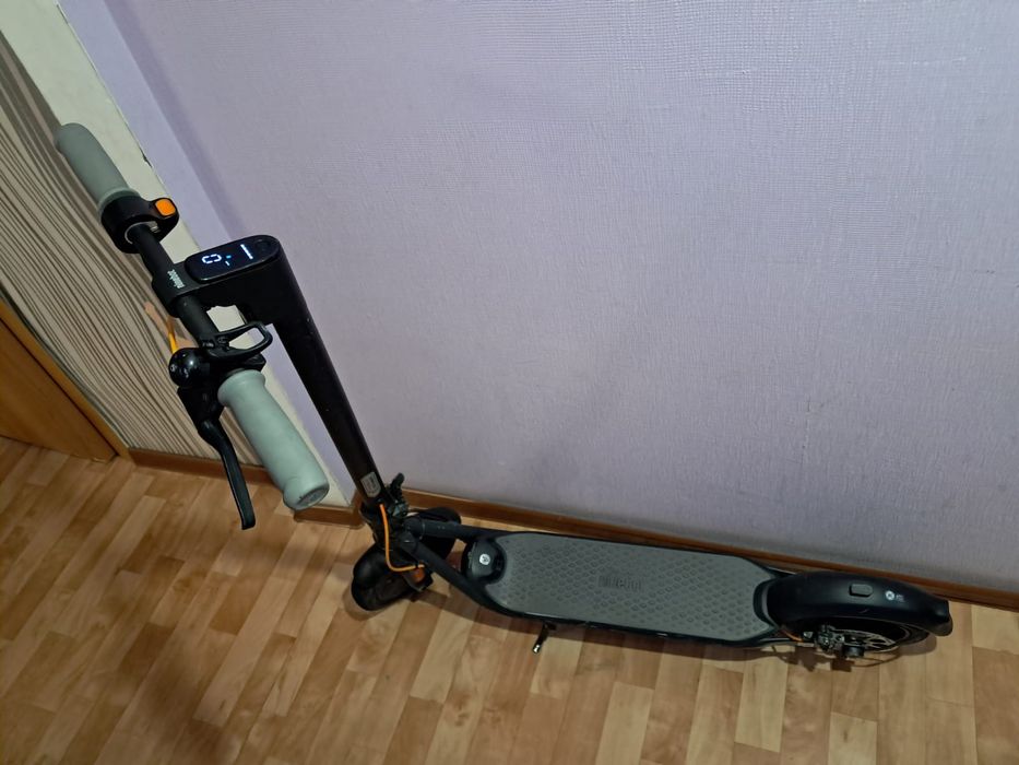 Электро самокат ninebot
