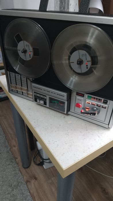 Rolel de magnetofon.. &. Akai GX. 201D