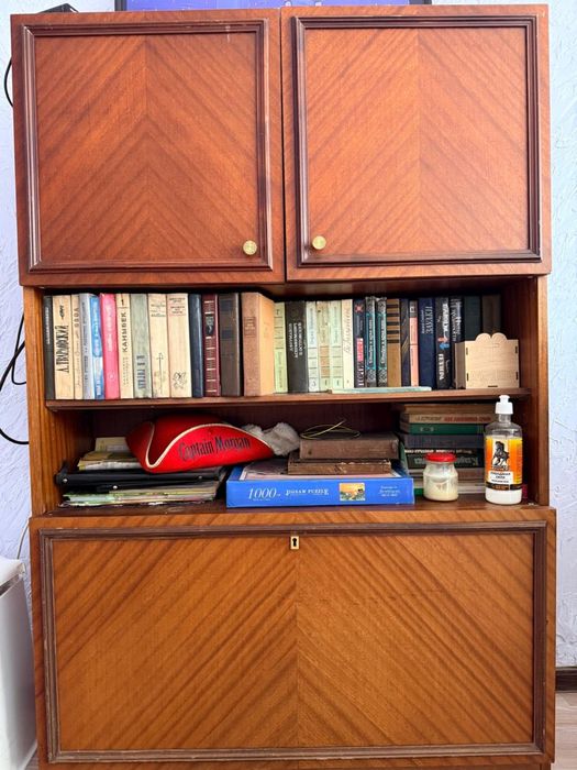 Отдам в дар стенку.