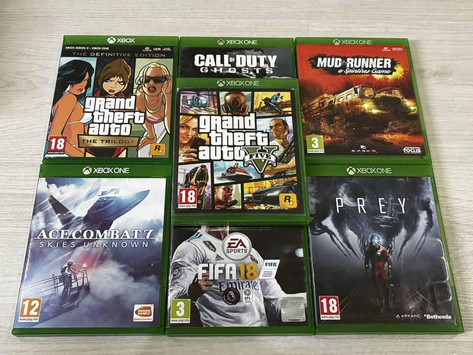 Xbox One 500GB + джойстик + 7 игри | Отлично състояние
