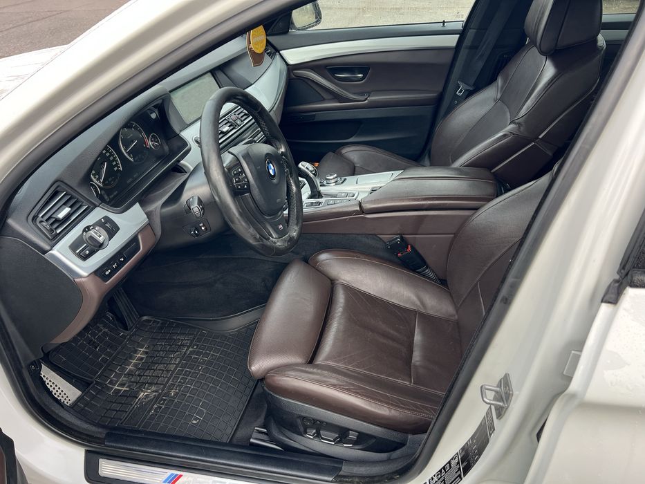 BMW / M 550d / 2012 / 3 Butoane / F10 / seria 5 / 381 CP