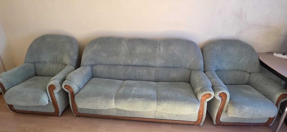 Vand canapea extensibila cu 2 fotolii utilizate in buna stare