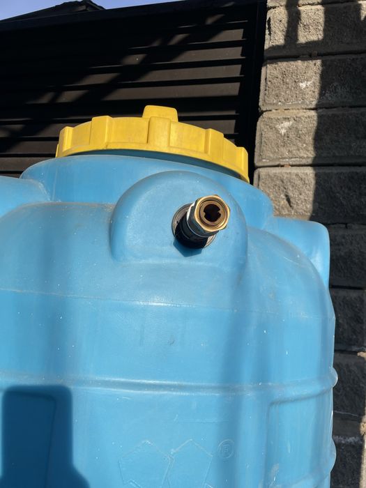 Емкость для воды 750 л