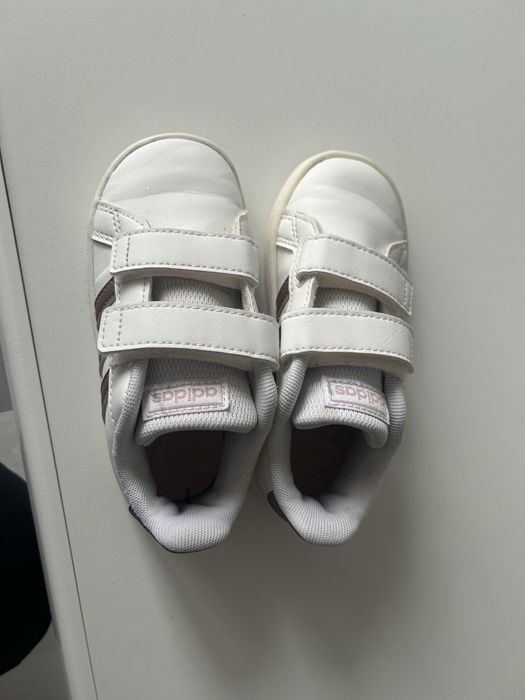 Маратонки Adidas за момиче