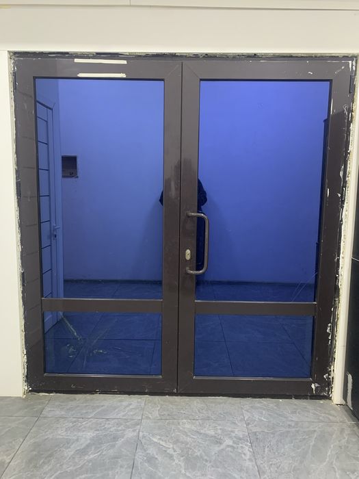 Входная дверь алюминий