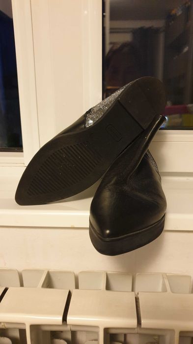 Vand cizme scurte de piele