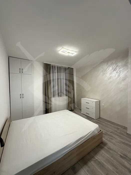 Дава се под наем Четиристаен апартамент в Варна, Възраждане 1 - 110 кв.м за 700 € - Снимка #3