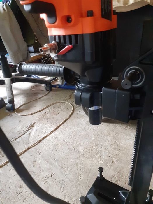masina carotat vevor,de mana,sau pe stand,1 1/4 UNC 2600w