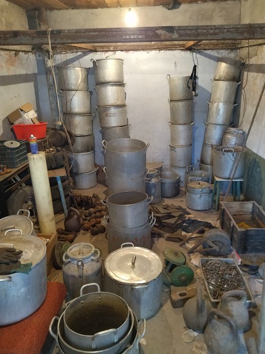 Фляги молочные кастрюли большие