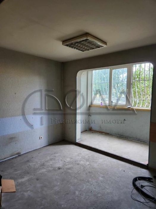 Продава се Тристаен апартамент в София, Модерно предградие - 91 кв.м за 979 €/кв.м - Снимка #1