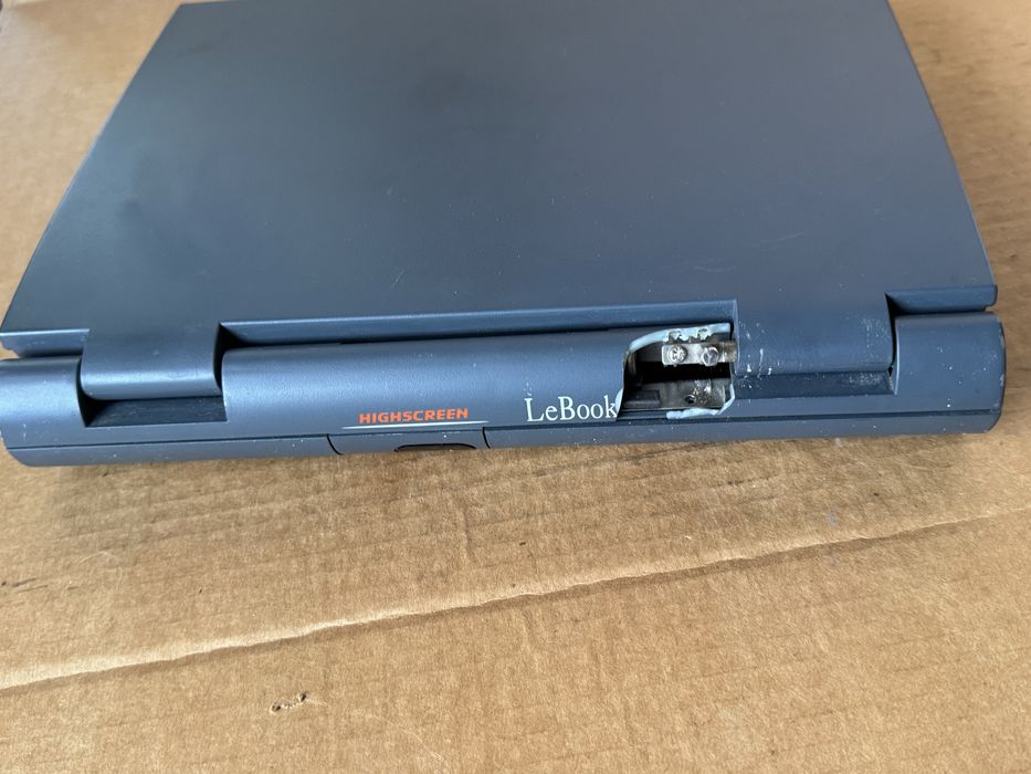 Рядък ретро лаптоп LeBook LP586-ADA , Windows 95