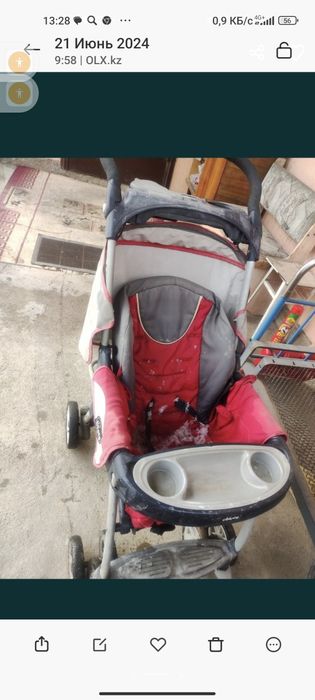 Коляска детская в среднем состоянии