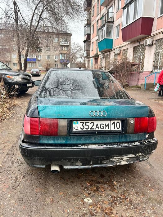 Продам машину Ауди В4 Моник 1.8