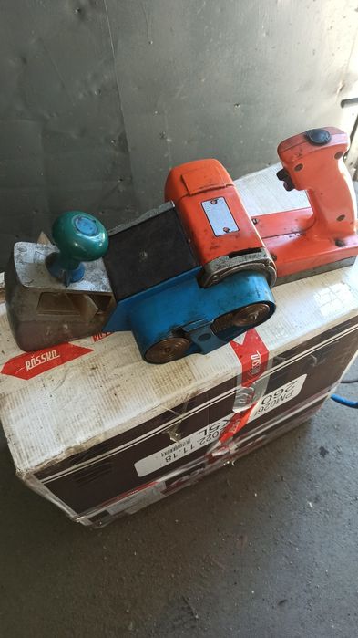 Продам электропилу.