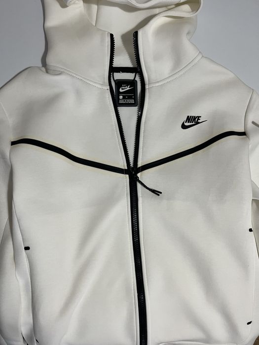 найк теч флис белый