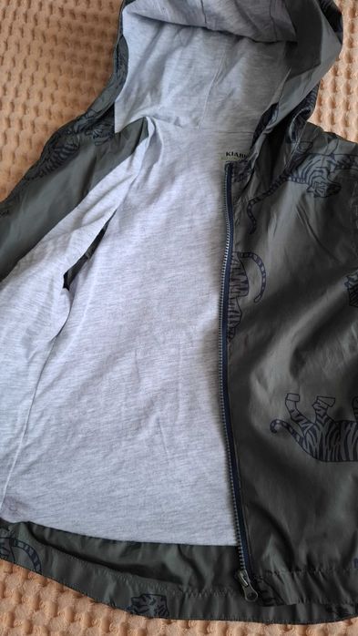 Ветровка на мальчика фирменная на 3г