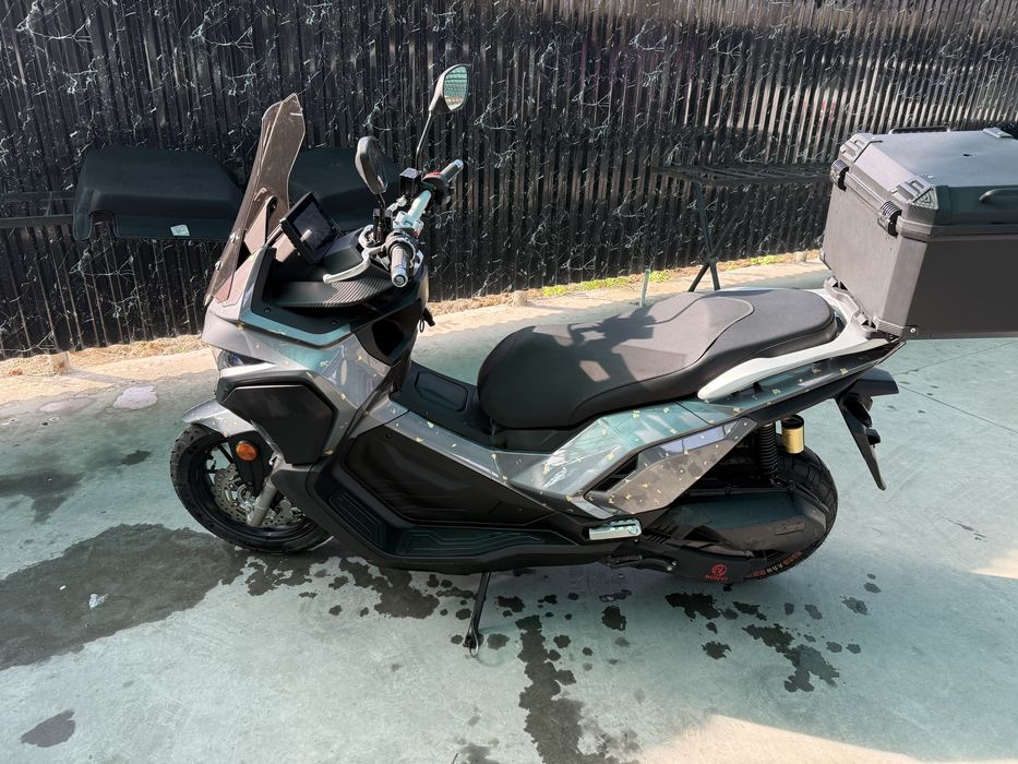 Скутер сотилади