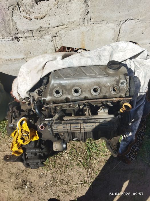 Продам двигатель с коробкой