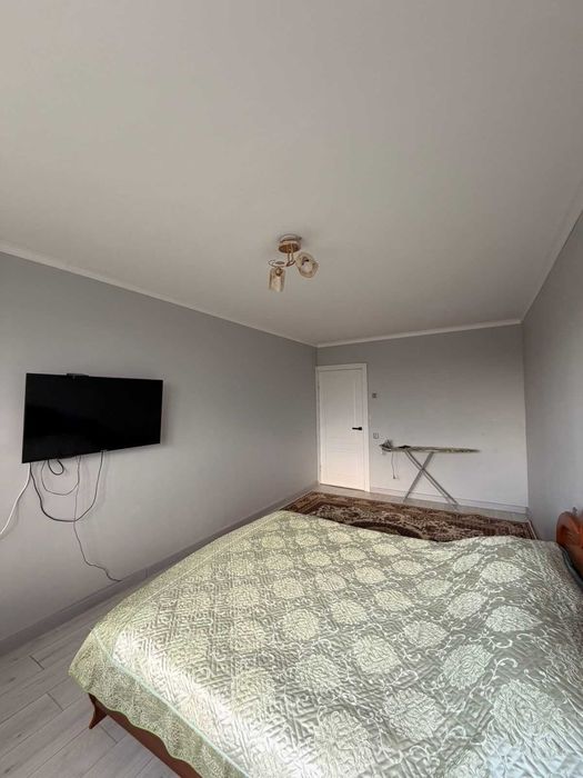 продается 2 ком квартира район Кунаева