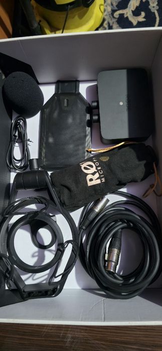 Microfon Studio RØDE NT1 și Interfață Audio RØDE AI-1