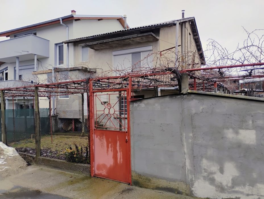 Продава се къща в гр.Крумовград  село Каменка