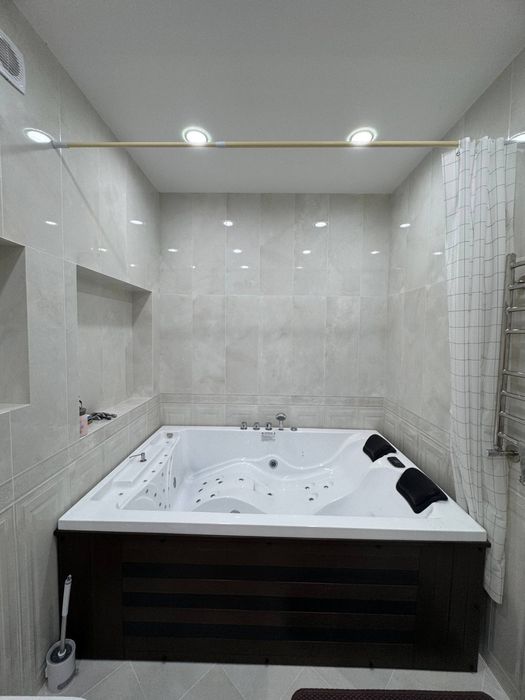 Ўзимни уймини Юнусабадск район Хотира майдони.