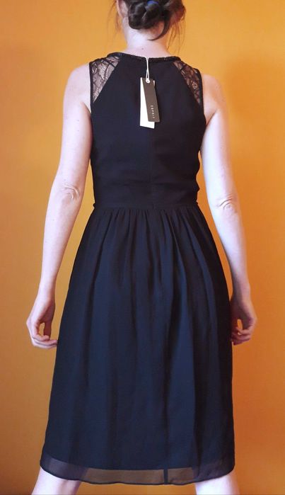 Нови рокли ESPRIT