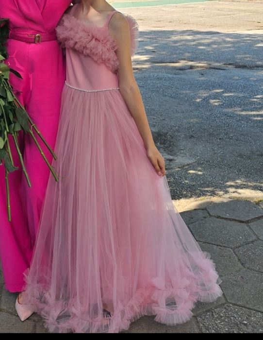 Рокля цят пудра 152см размер