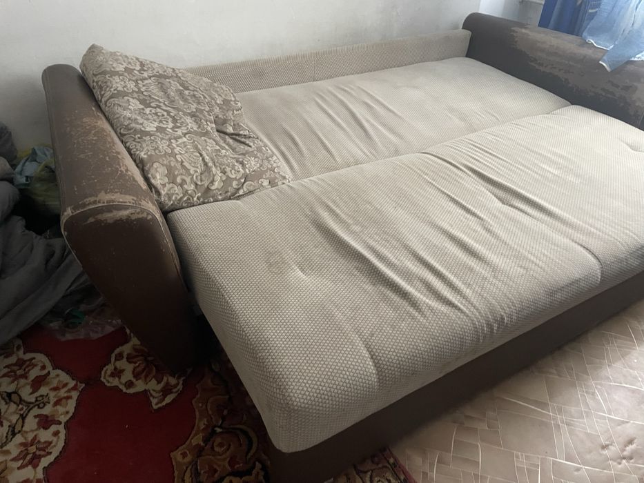 Продаю Диван 2.30 на 1.60