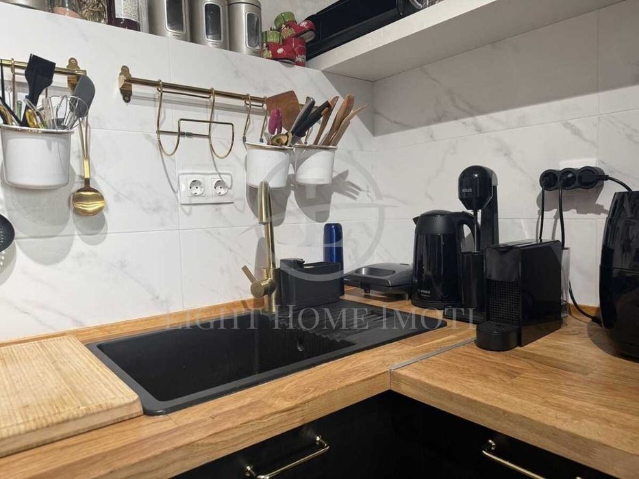 Продава се Тристаен апартамент в Пловдив, Център - 65 кв.м за 1361 €/кв.м - Снимка #2