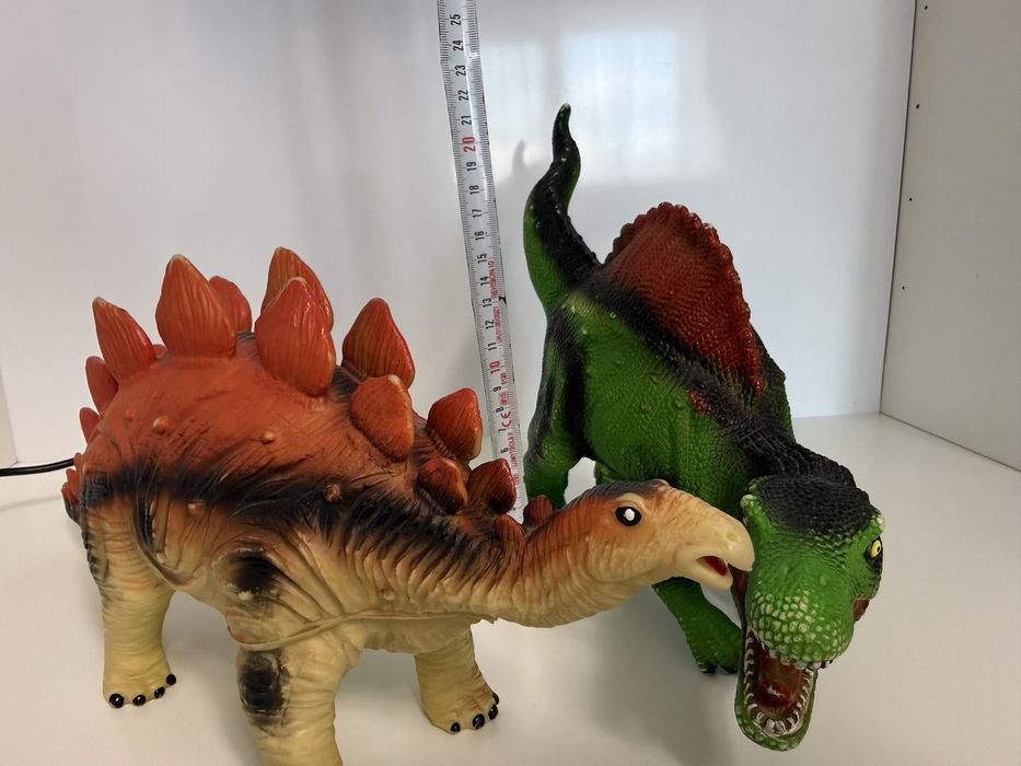 Dinozaur de jucarie