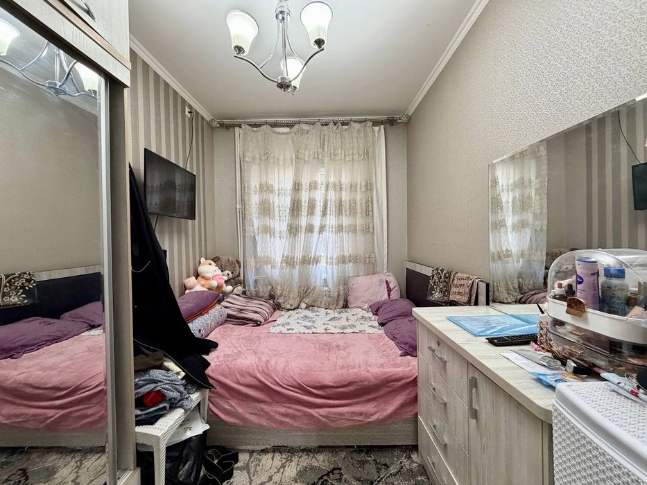 Юнусабад 12 квартал 2/1/4 (58²) продаётся квартира под офис