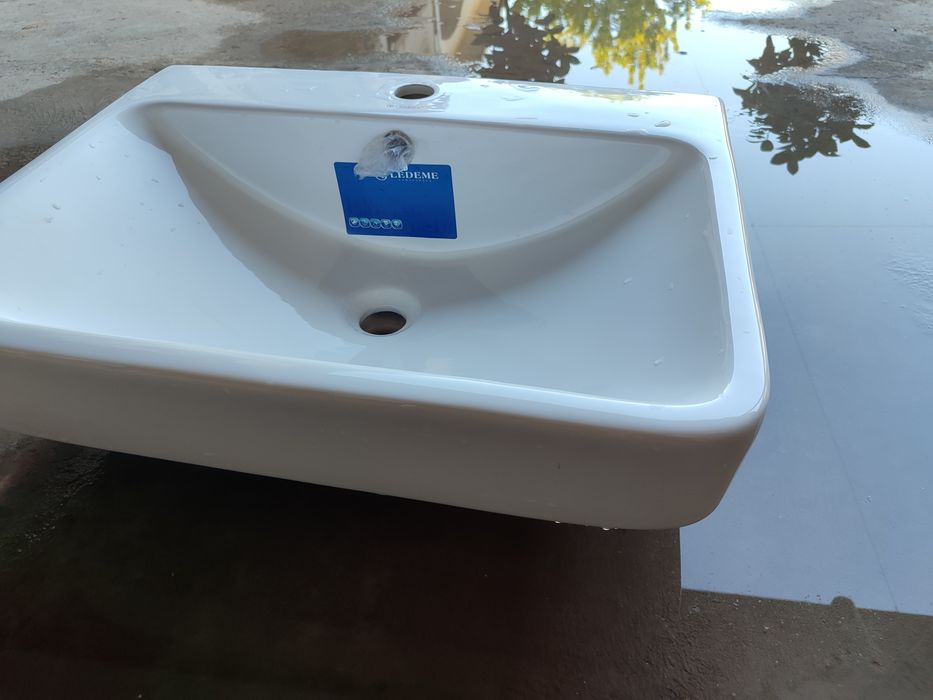 Rakvina tumba ustiga qoyiladigan