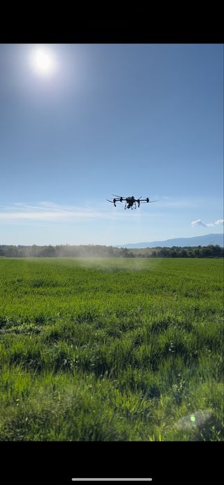 Tratamente cu drona agricola