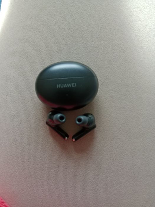 Продаю наушники обсалютно новый