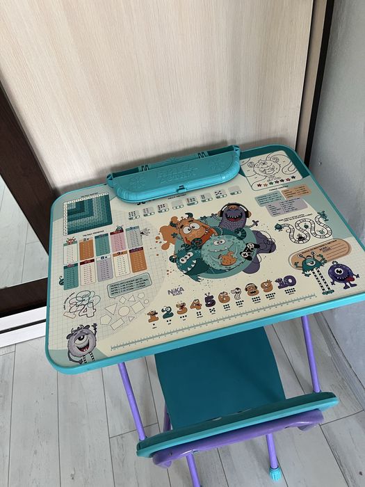 Детский стол со стулом