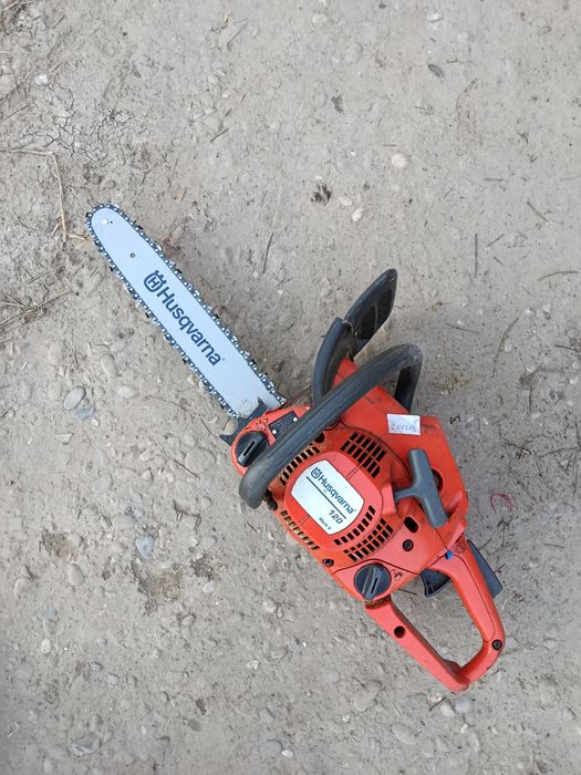 Vând drujba Husqvarna