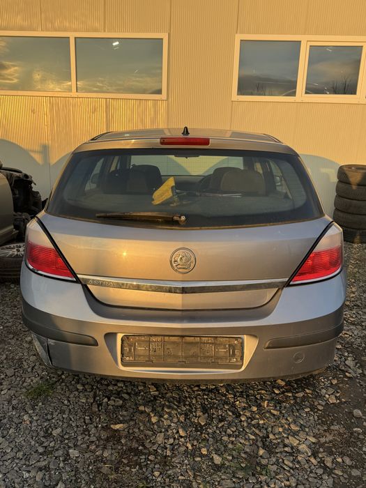 OPEL Astra H за части