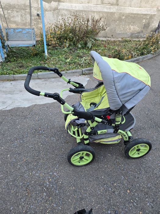 Продам коляску детскую для сна и прогулки.