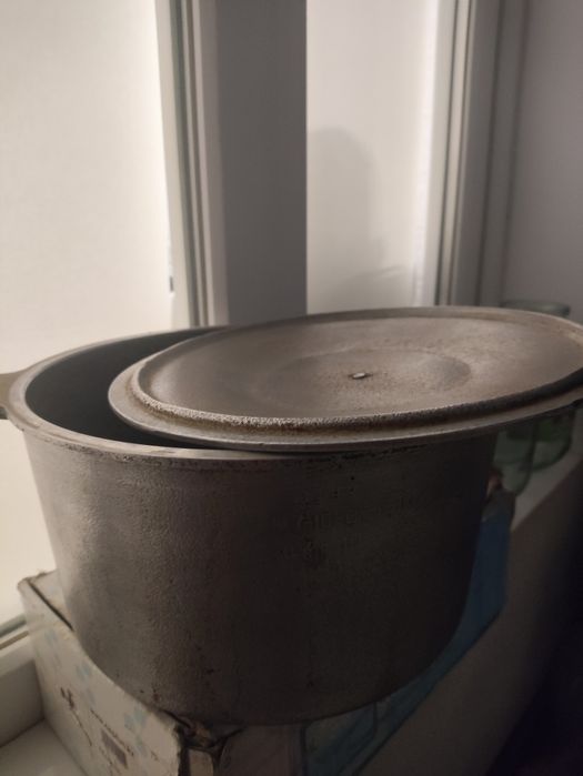 Продам чугунный казан