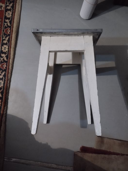 Табуреты  кухонные .