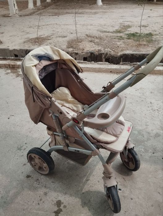 Коляска сотилади.
