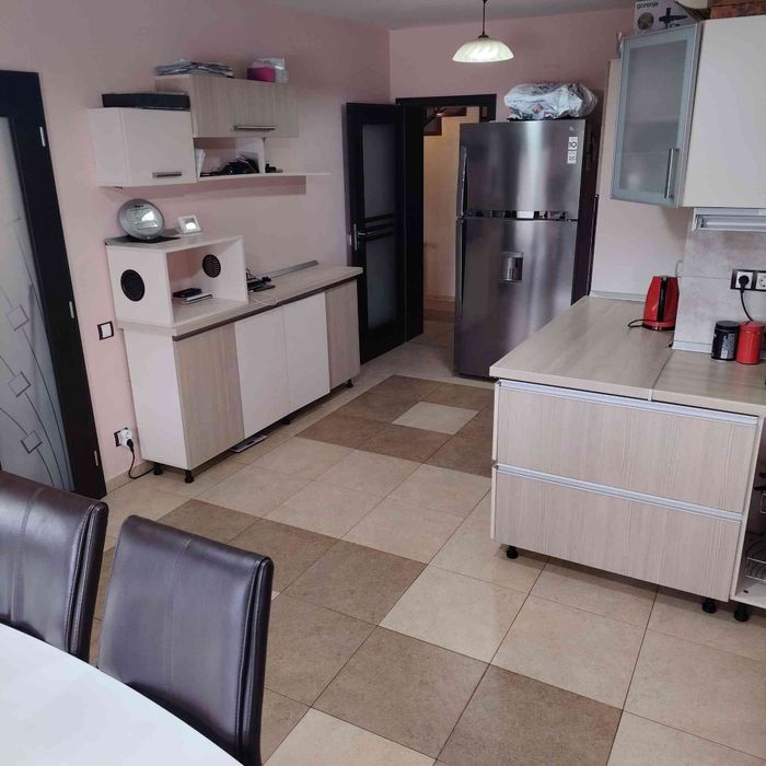 Vila  Bârnova  -Bucium  5 camere, sauna, și  piscina