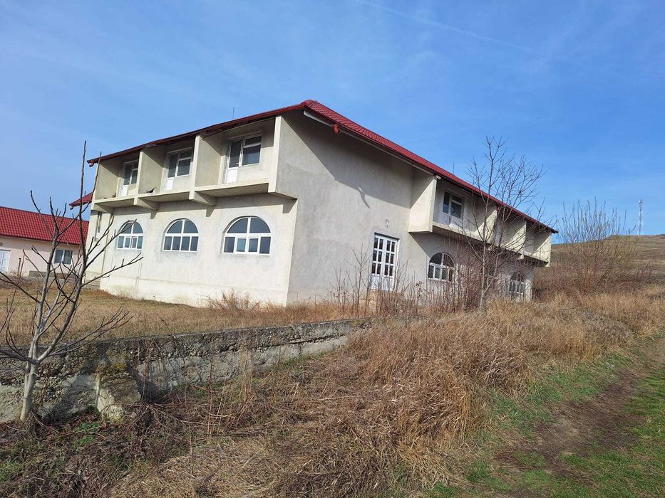 VAND/SCHIMB Pensiune loc. Miroslovesti E85, Jud.Iasi-753 mp