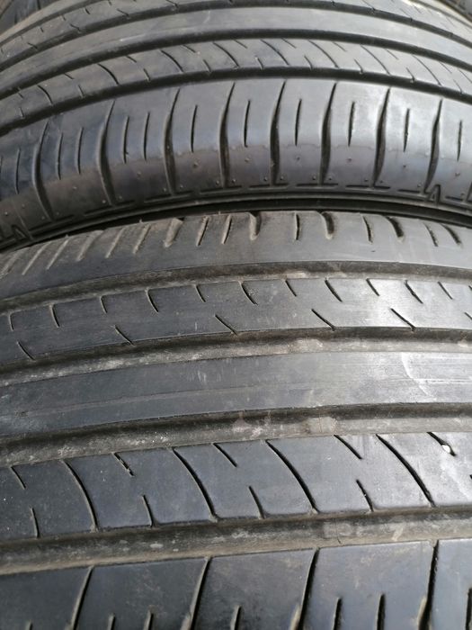 Vând 4 anvelope vară dunlop 215.60.17