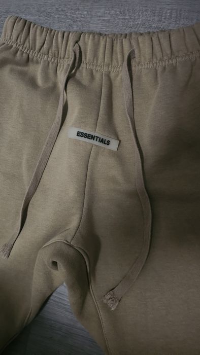 Pantaloni essentials