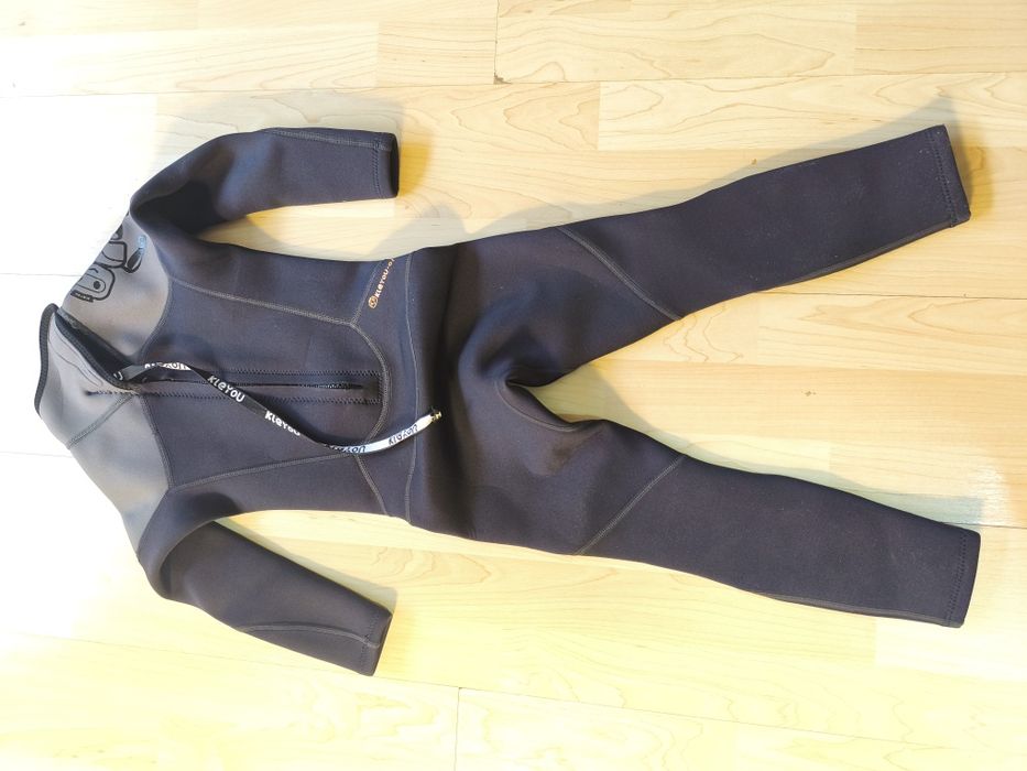 Costum de neopren copii Kleyou mărimea #4 (2.5 mm, 118 cm) – foarte puțin folosit
