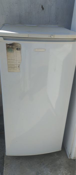 Холодильник и стиральная машина, рабочие