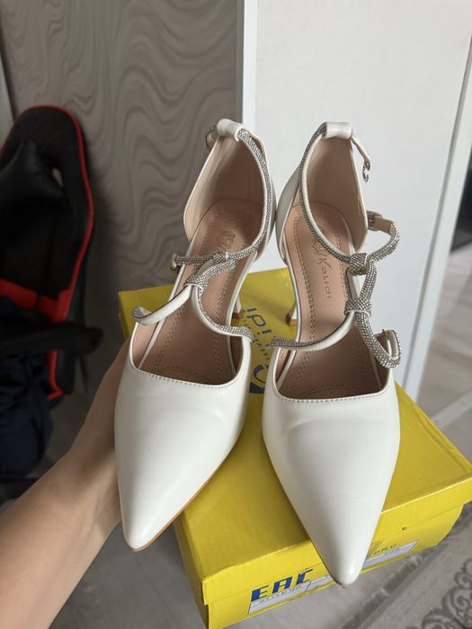 Продам женские обуви