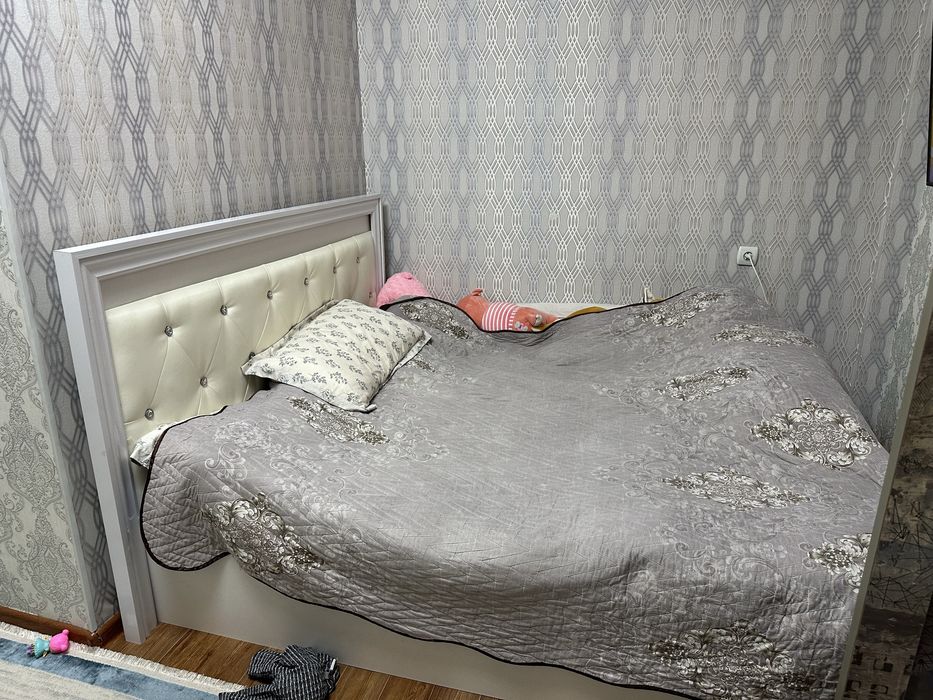 Двухспальний кровать